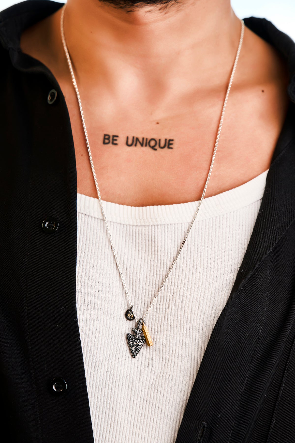 Elden Gümüş Kolye