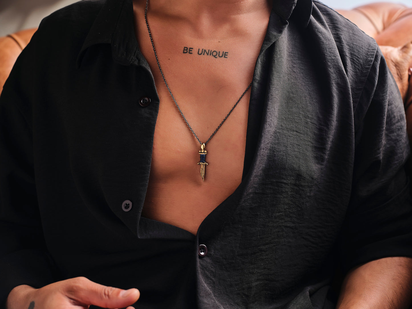 Sade Altın Kaplama Gümüş Kılıç Kolye